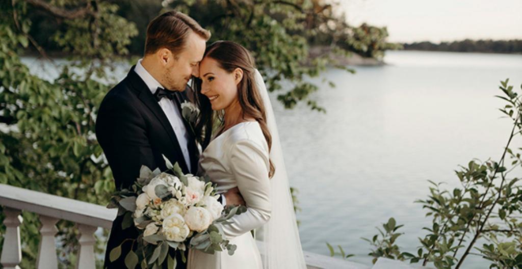 Sanna Marin och Markus Räikkönen på sitt bröllop den 1 augusti 2020.