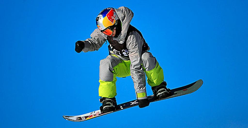 Roope Tonteri på snowboard. 