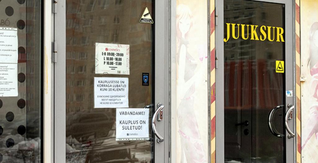 En stängd frisersalong i Estland.