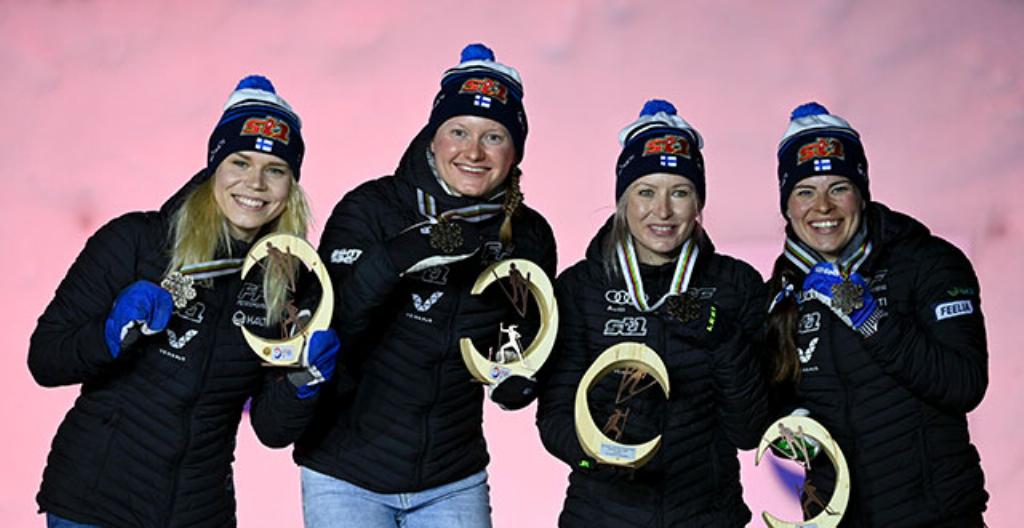 Damernas stafettlag (från vänster) Jasmi Joensuu, Johanna Matintalo, Riitta-Liisa Roponen och Krista Pärmäkoski vann VM-brons i Tyskland