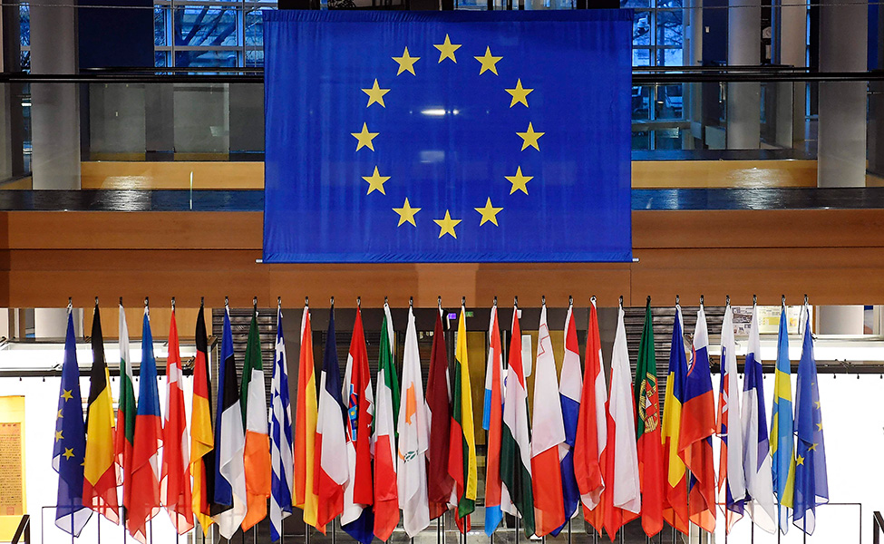 EU, många flaggor.