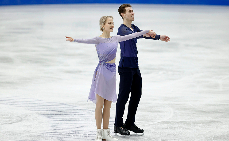 Juulia Turkkila och Matthias Versluis deltar i isdans i VM-tävlingarna i Japan. 