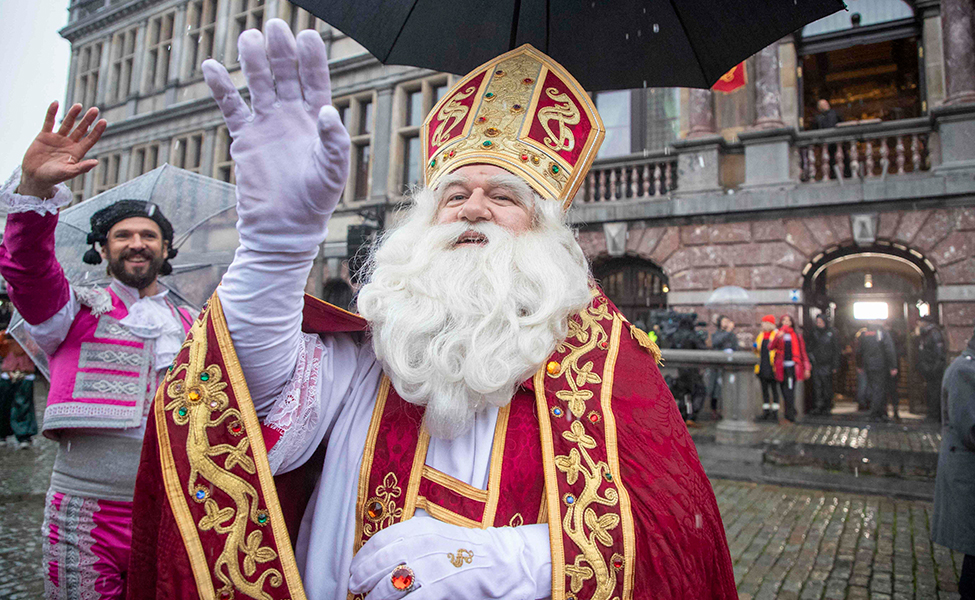 Sinterklaas kom till staden Antwerpen i Belgien den 18 november. 