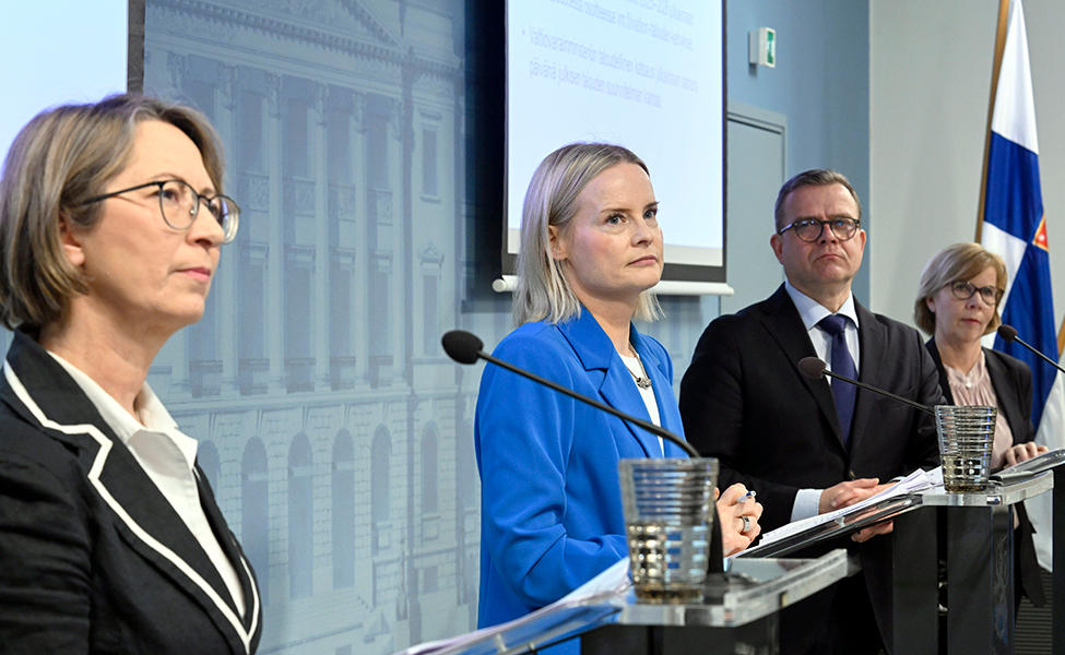 Ordförandena för de partier som nu sitter i regeringen. Från vänster Sari Essayah, Riikka Purra, Petteri Orpo och Anna-Maja Henriksson.