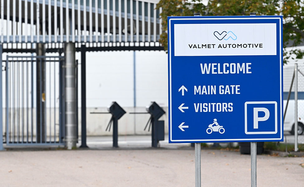 en port och en skylt