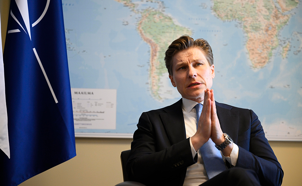 försvarsminister Häkkänen