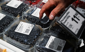 blåbär i plastaskar